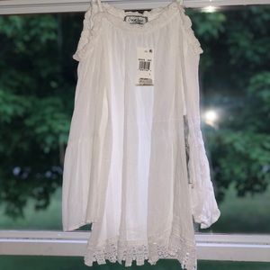 New with tags! White off the shoulder shirt